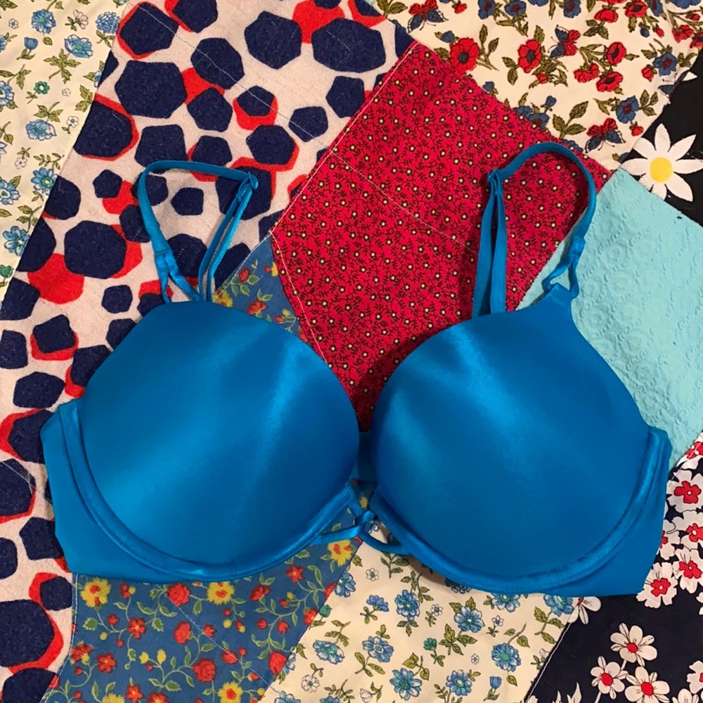 Victoria’s Secret 34C Blue Miraculous Plunge Bra